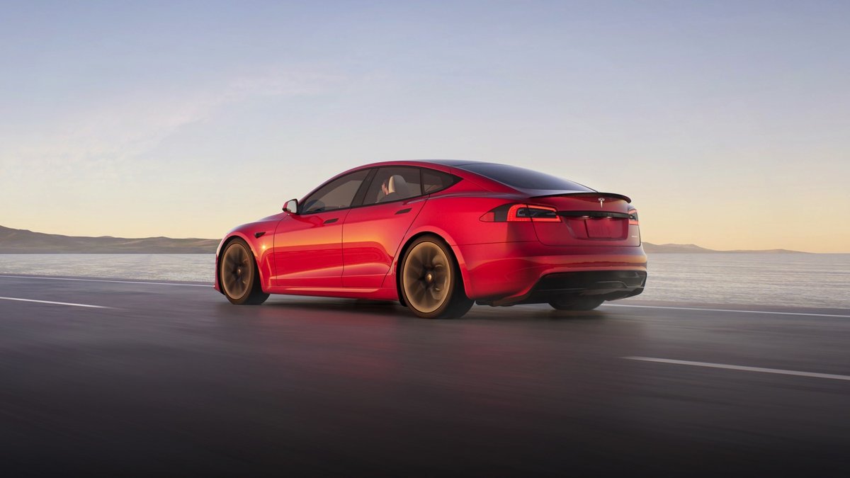 Tesla Model S Dual Motor Snow And Ice Traction Review