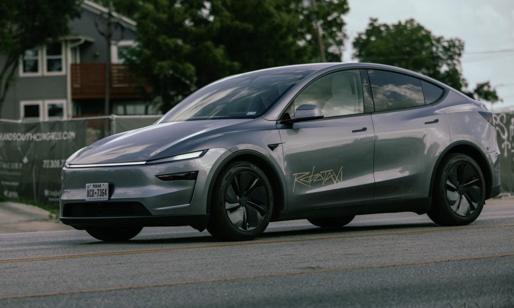 Tesla Robotaxi will be a 24/7 service: here’s when