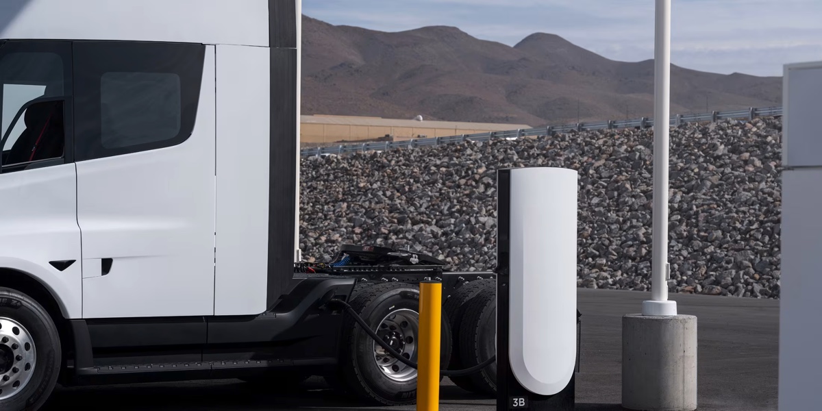 Tesla to build more than 100 Megacharger stalls across Europe for Semi